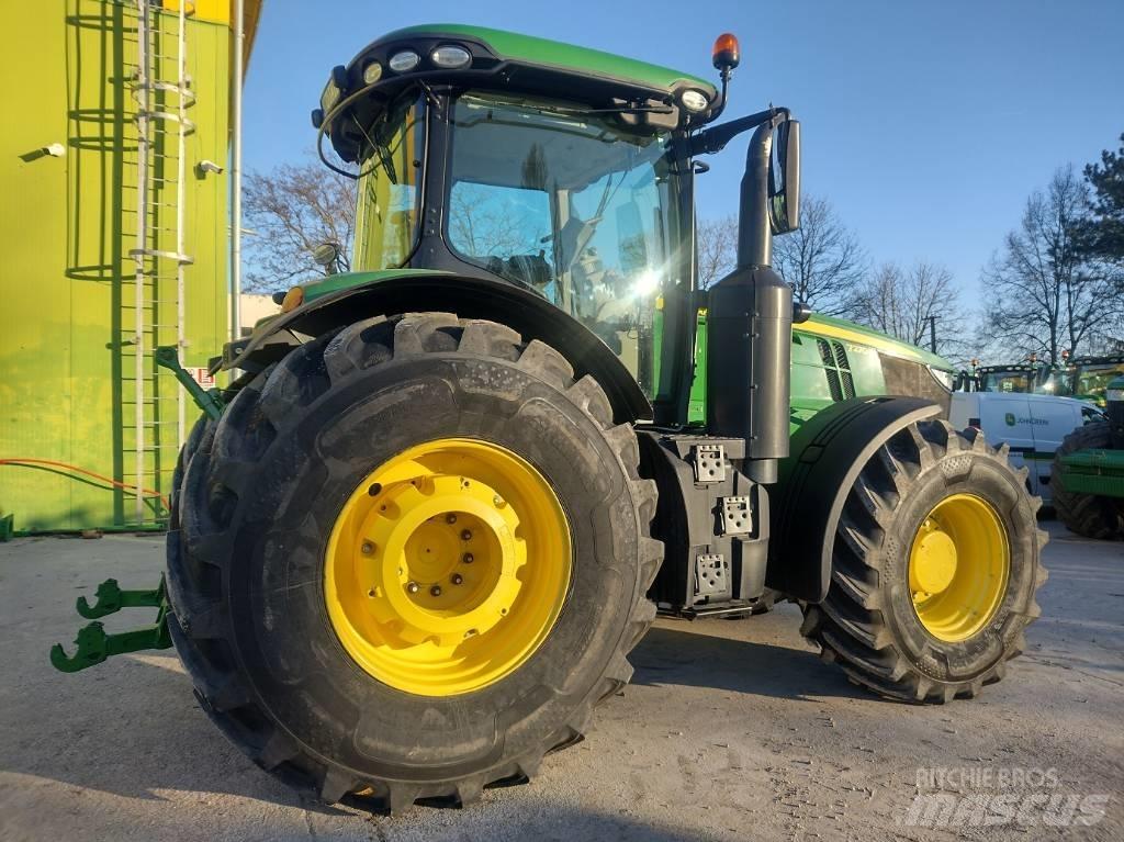 John Deere 7270 R Traktorid