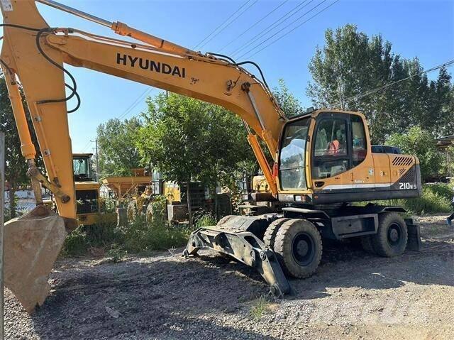 Hyundai 210W Roomikekskavaatorid