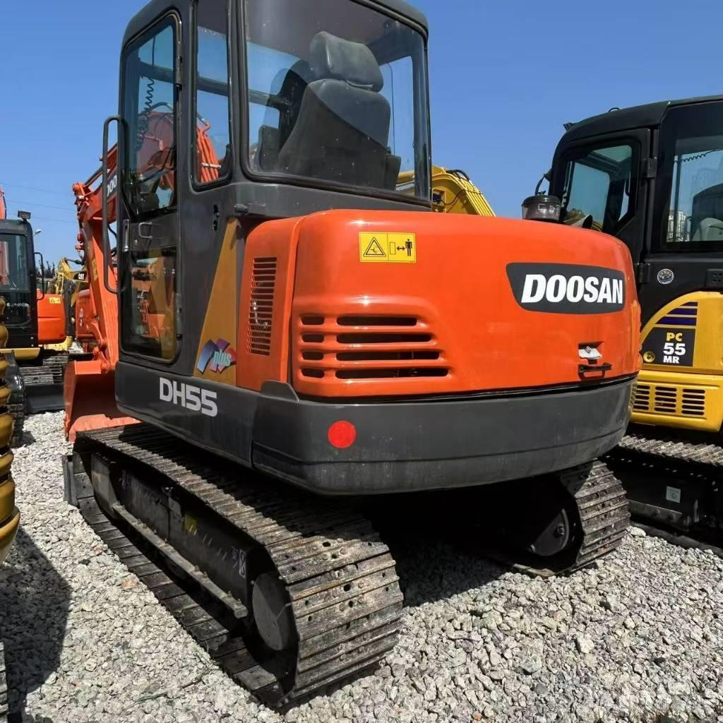 Doosan 55 Roomikekskavaatorid