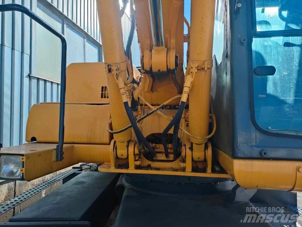 Komatsu PW 130ES-6K Ratasekskavaatorid