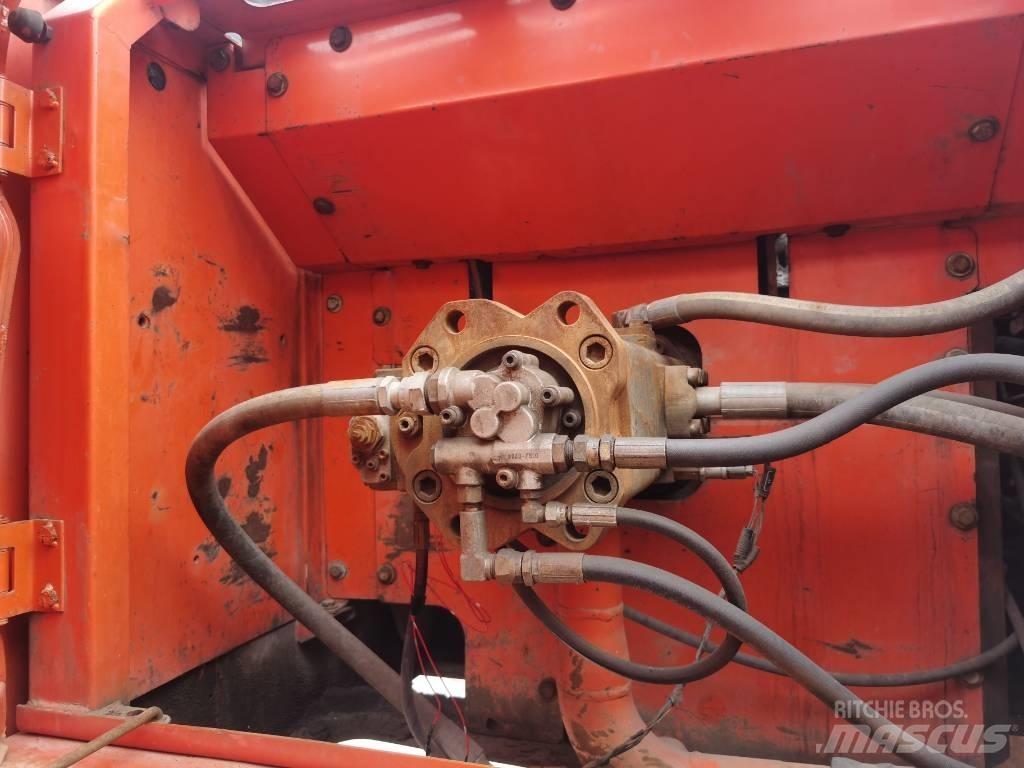 Doosan DX 300 LC Roomikekskavaatorid