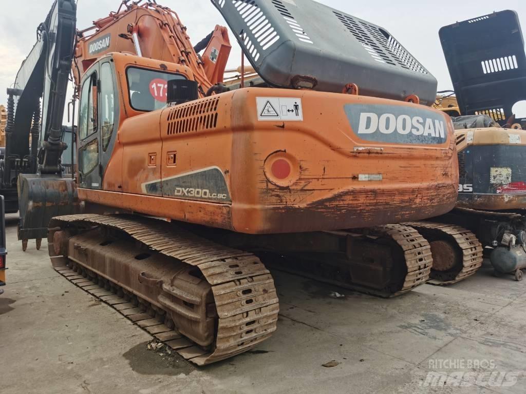 Doosan DX 300 LC Roomikekskavaatorid