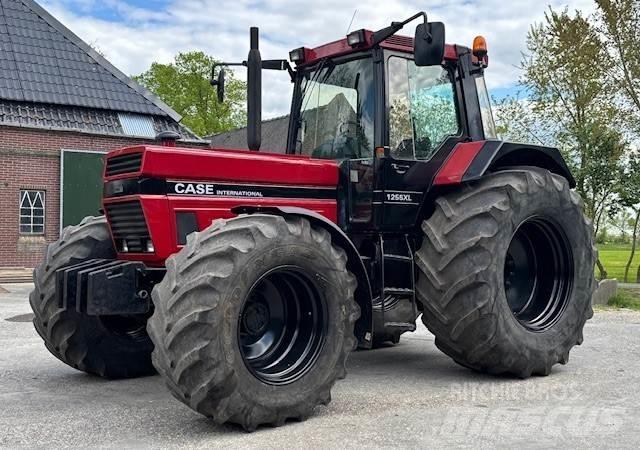 Case IH 1255 XL Traktorid