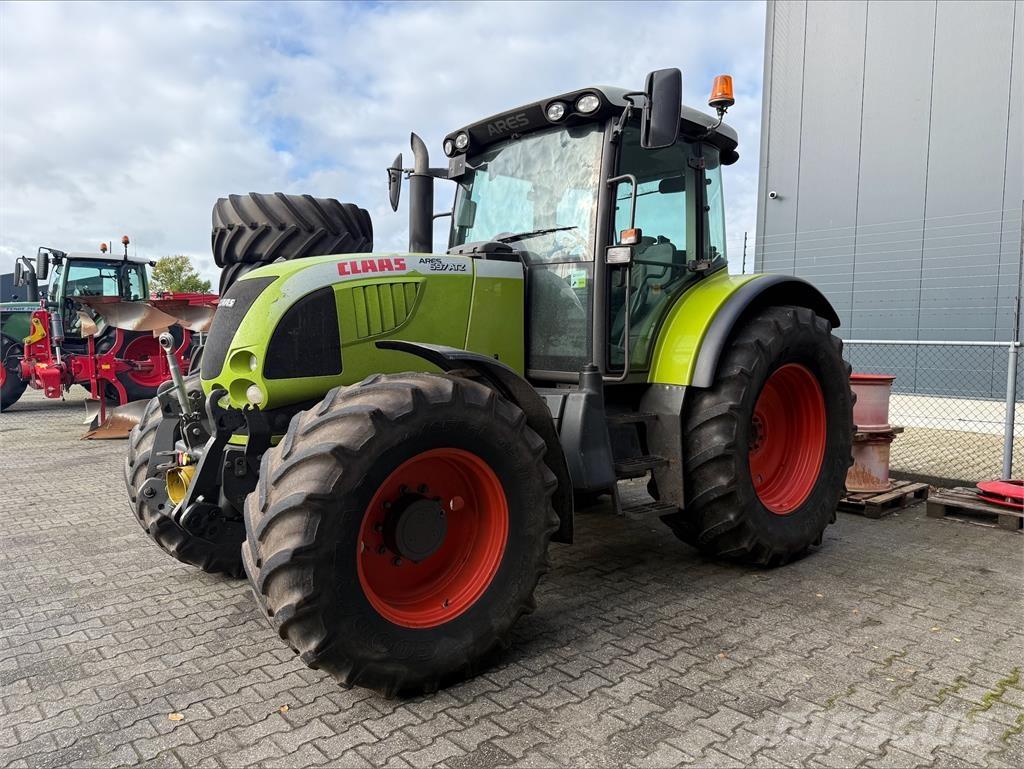 CLAAS Ares 697 ATZ Traktorid