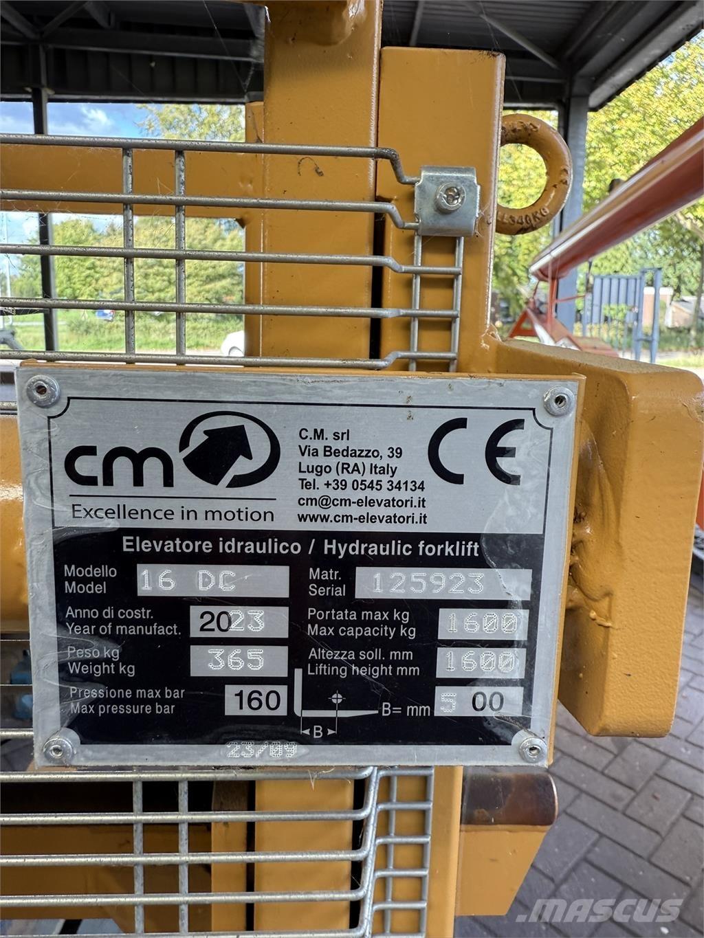 CM 16 DC DUPLEX Muud laadimise ja kaevamise seadmed