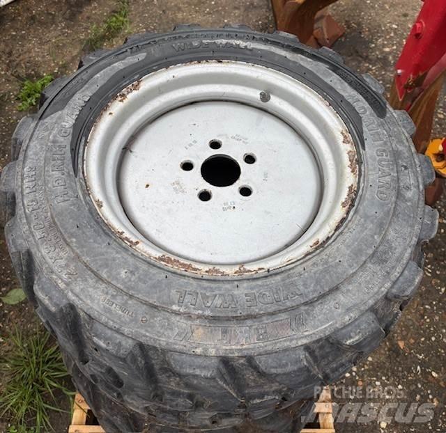  Set BKT 27x8.50-15 Rehvid, rattad ja veljed