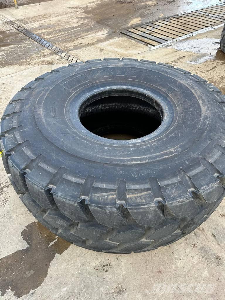 Bridgestone 26.5R25 Rehvid, rattad ja veljed