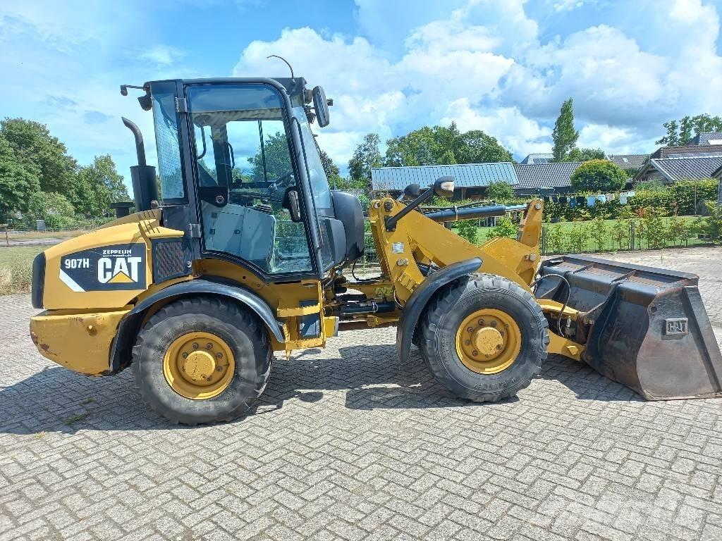 CAT 907 H Rataslaadurid