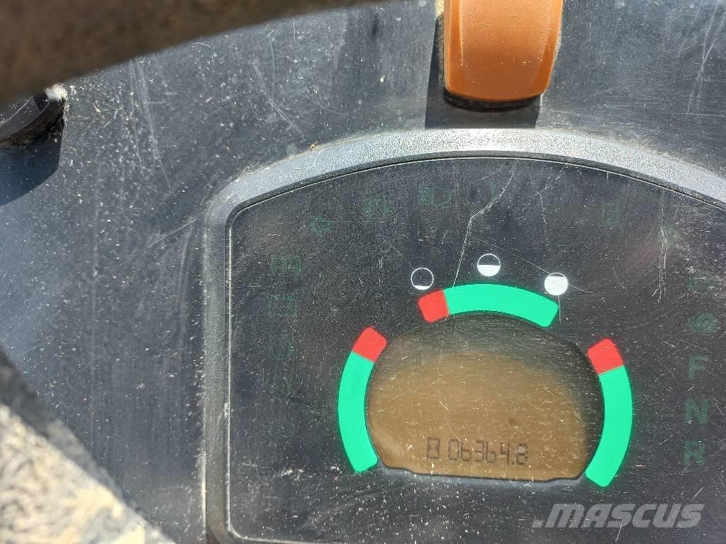 CAT 907 H Rataslaadurid