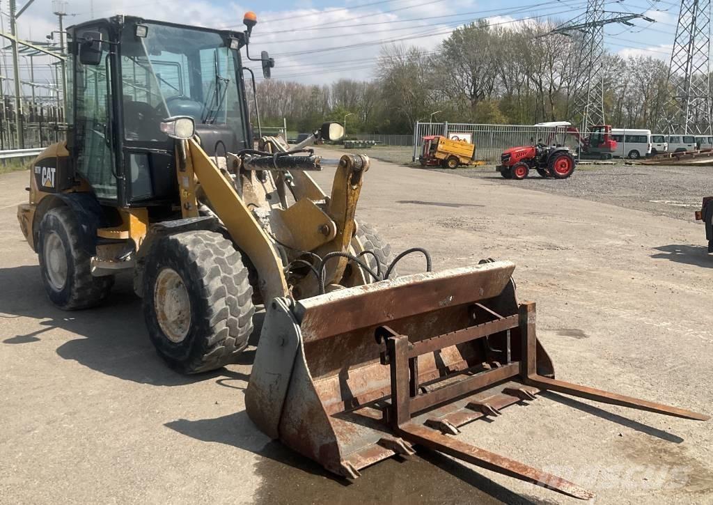 CAT 907 H Rataslaadurid