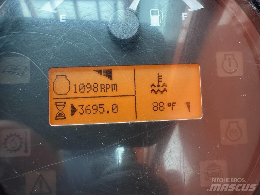 SkyTrak 8042 Teleskooplaadurid