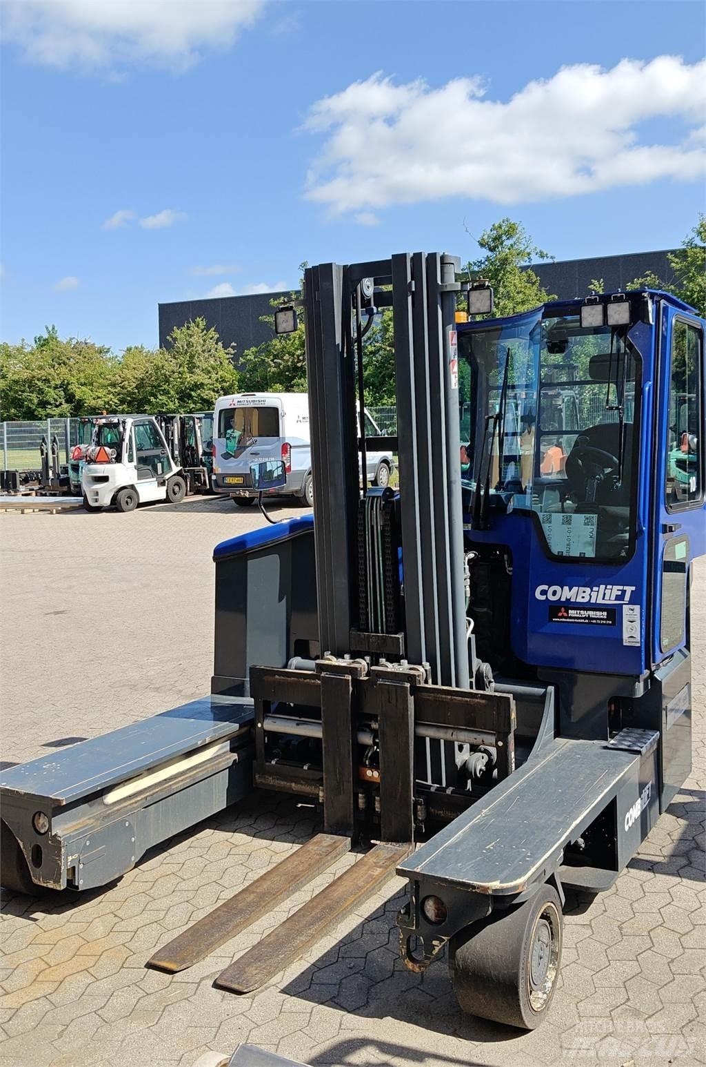 Combilift C4500E Neljasuuna lükandmastiga tõstukid