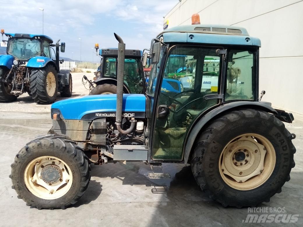 New Holland TN 90 F Traktorid