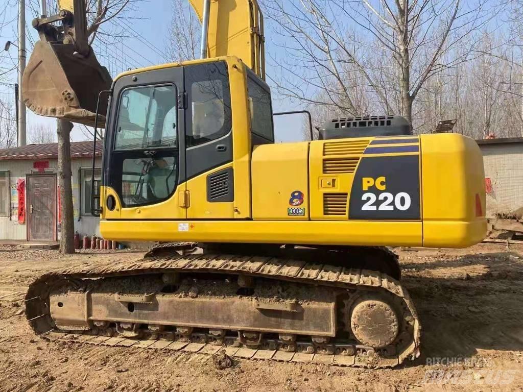Komatsu PC 220-8 Roomikekskavaatorid