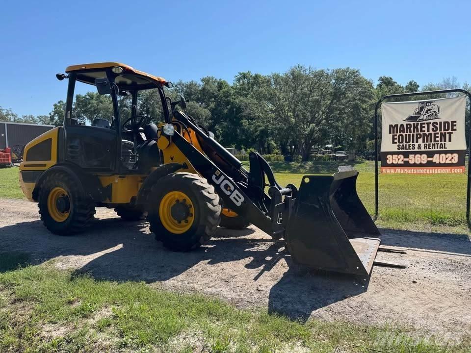 JCB 407 Rataslaadurid