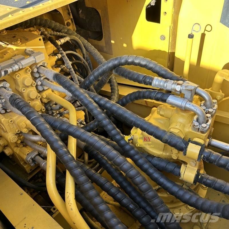 Komatsu PC 200-8 Roomikekskavaatorid