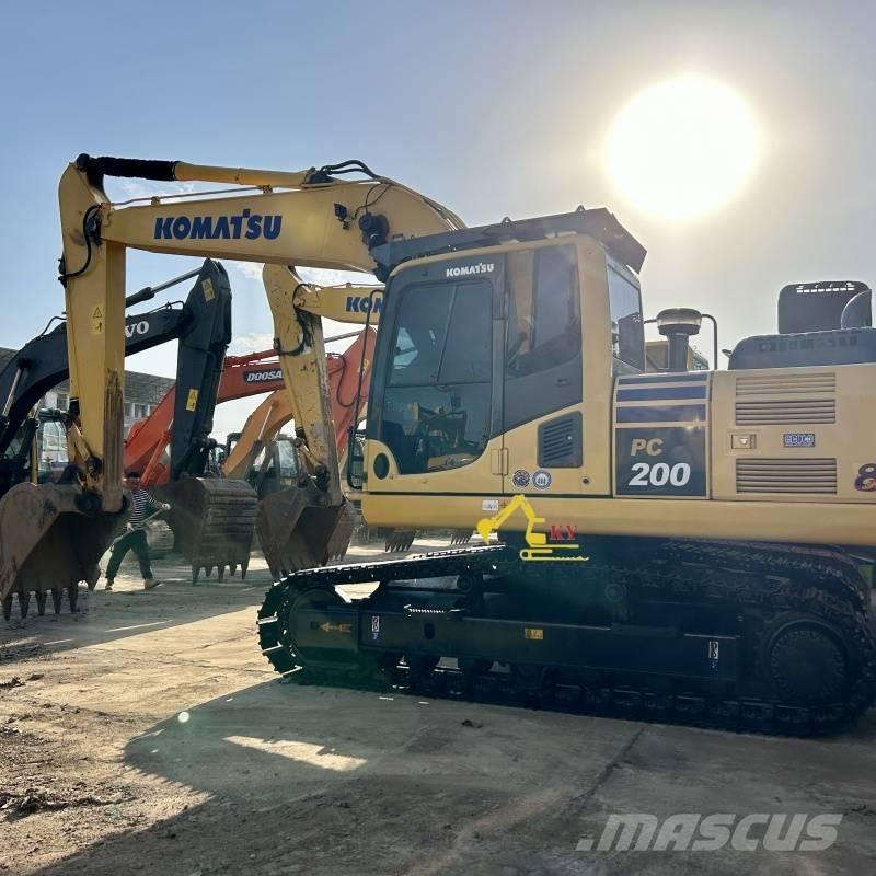 Komatsu PC 200-8 Roomikekskavaatorid