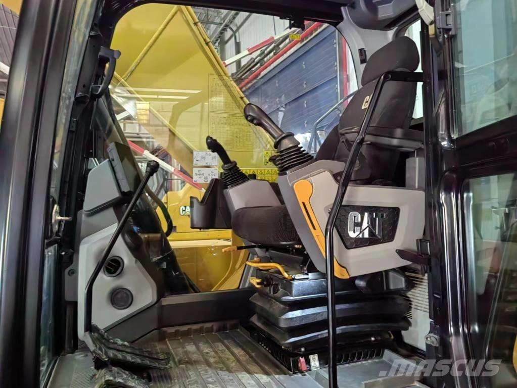 CAT 320 Roomikekskavaatorid