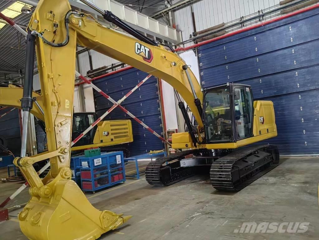 CAT 320 Roomikekskavaatorid