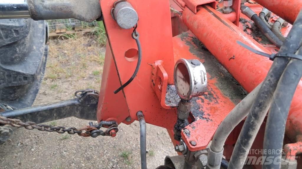 Kuhn GMD 702 Niidukid