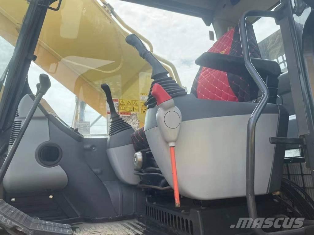 Komatsu PC 450-8 Roomikekskavaatorid
