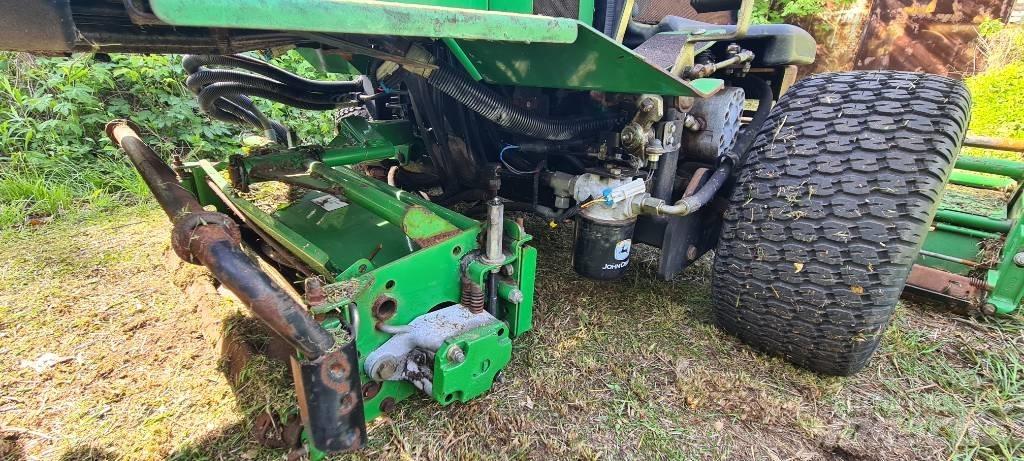 John Deere 2653 B Fairway niidukid
