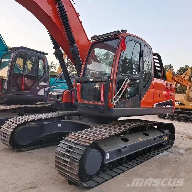 Doosan DX 225 LC Roomikekskavaatorid