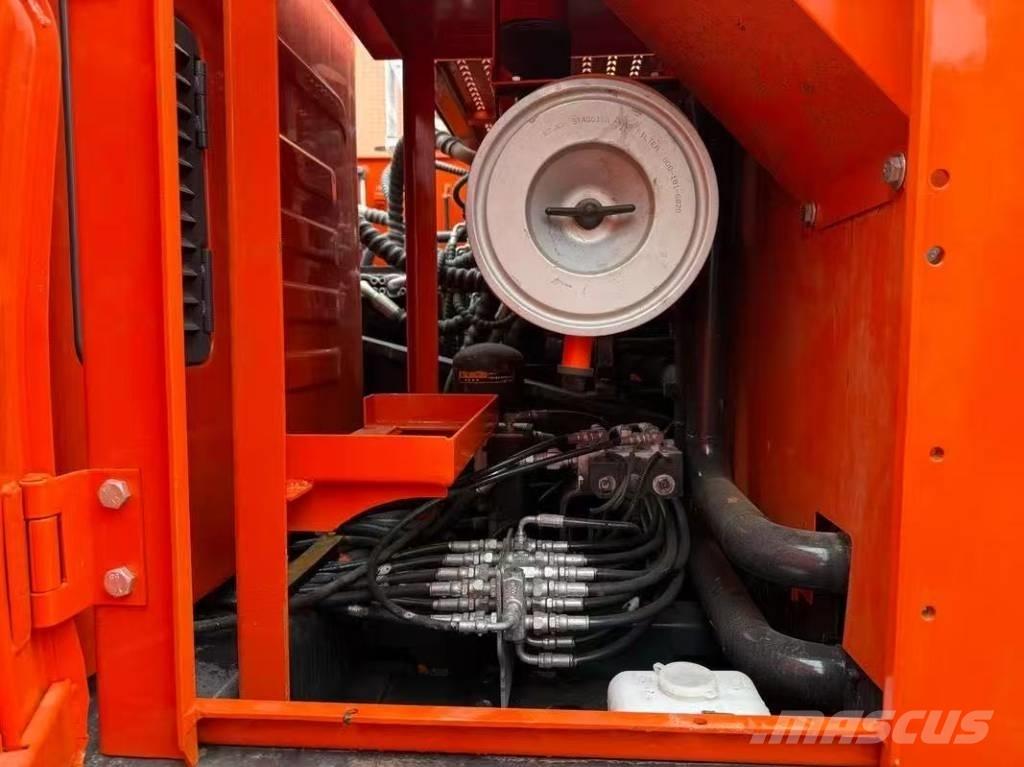Doosan DX 225 LC Roomikekskavaatorid