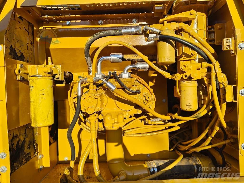 CAT 325 C Roomikekskavaatorid