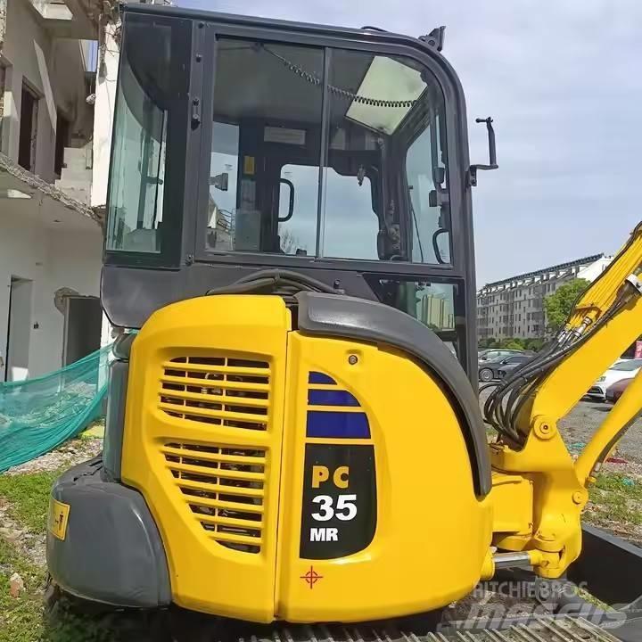 Komatsu PC35MR Roomikekskavaatorid