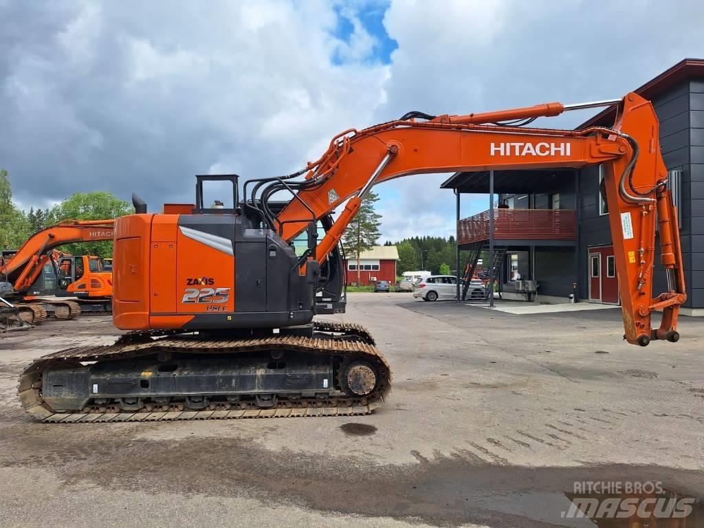 Hitachi ZX225USLC-7 Roomikekskavaatorid