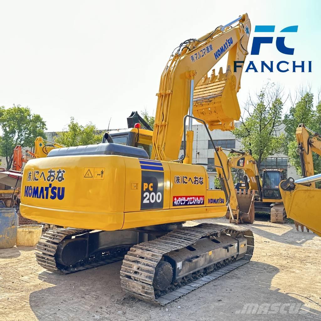 Komatsu PC 200 Roomikekskavaatorid