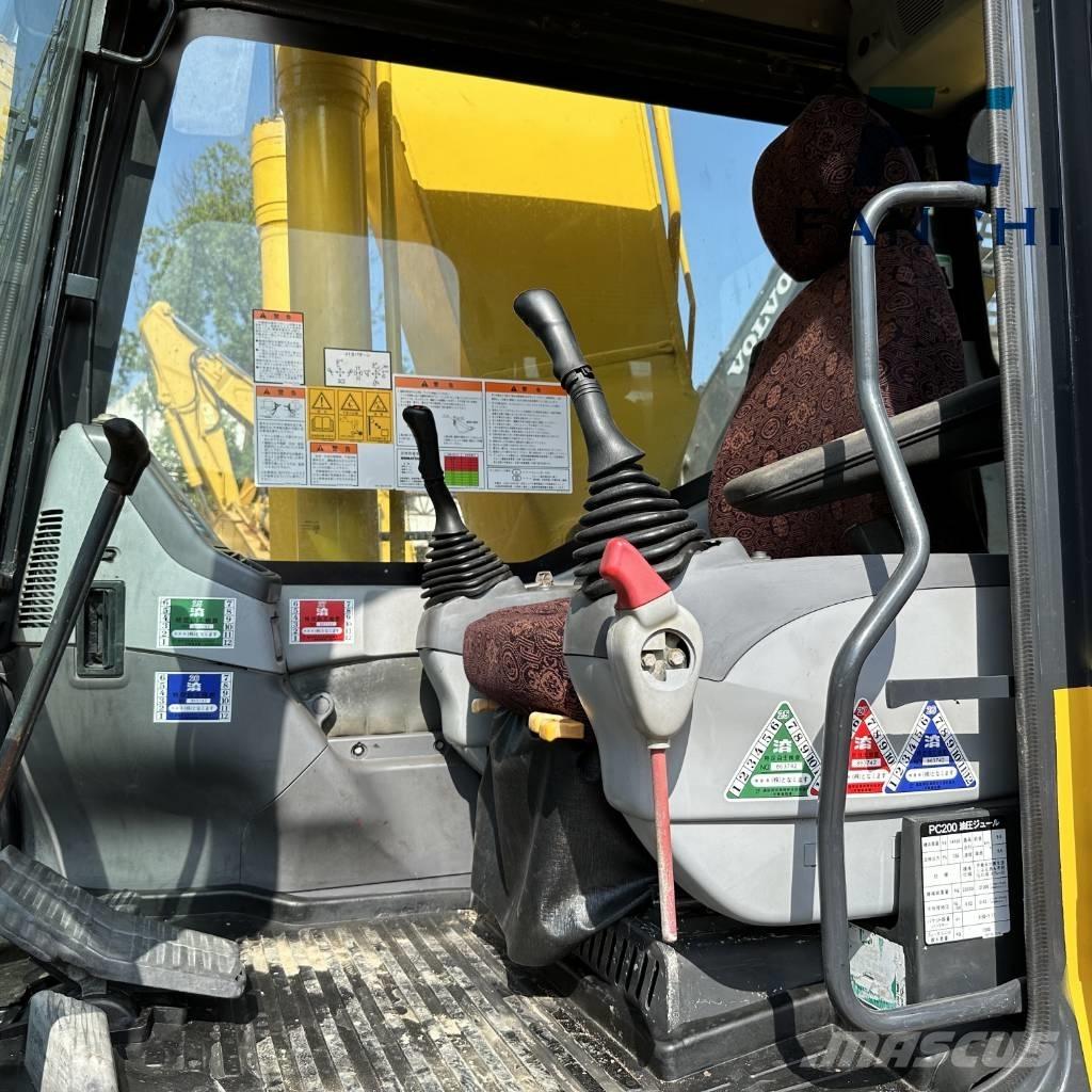 Komatsu PC 200 Roomikekskavaatorid