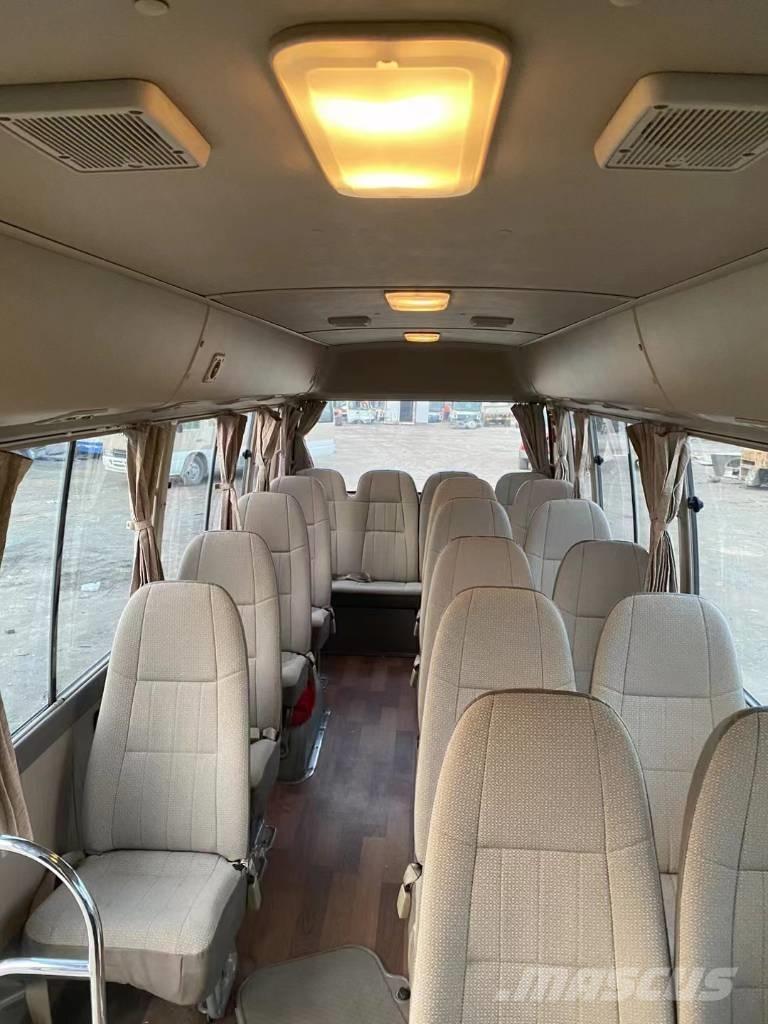 Toyota Coaster Bus Väikebussid