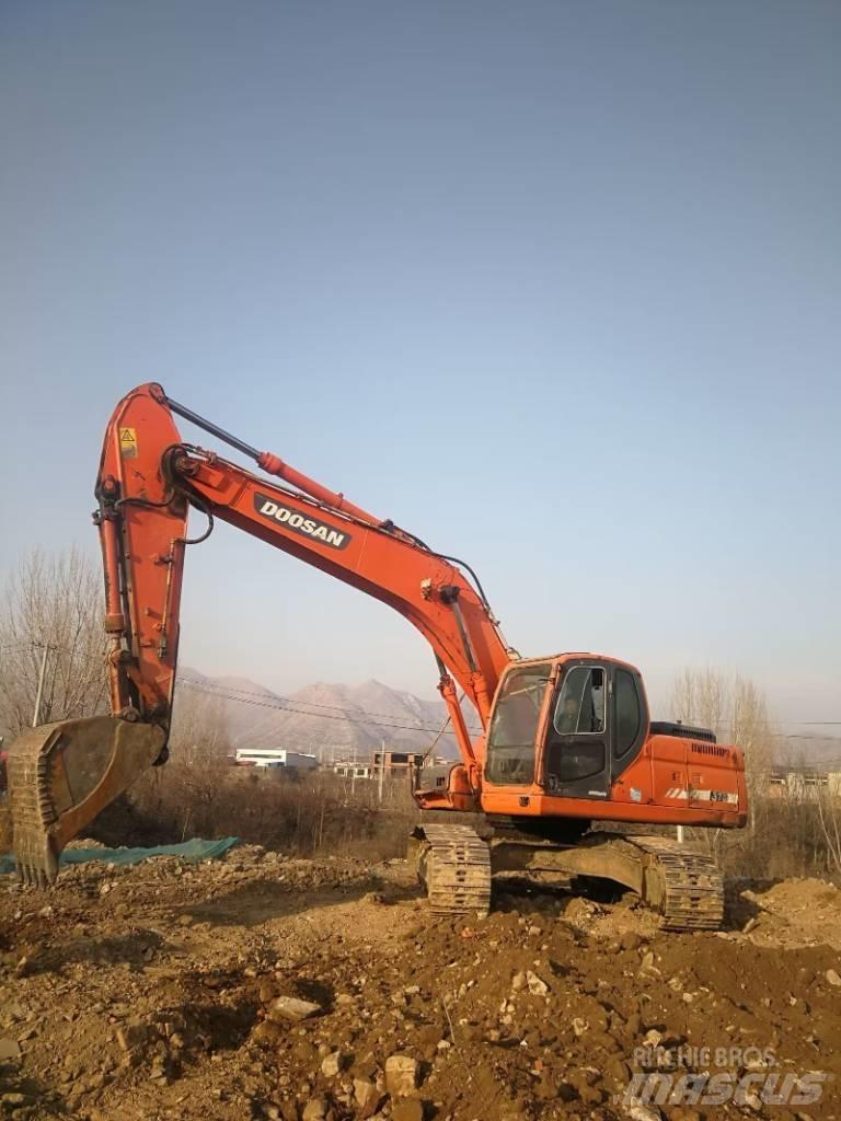 Doosan dx225 Roomikekskavaatorid