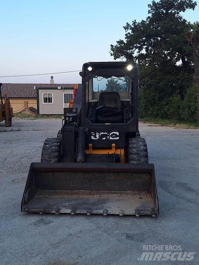 JCB 225 Väikelaadurid
