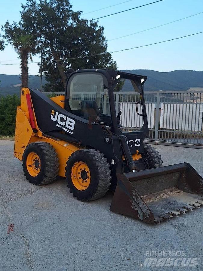JCB 225 Väikelaadurid
