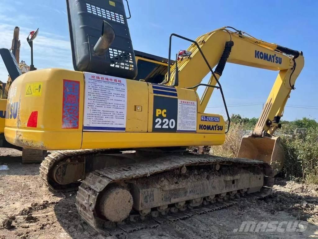 Komatsu PC 220-8 Roomikekskavaatorid