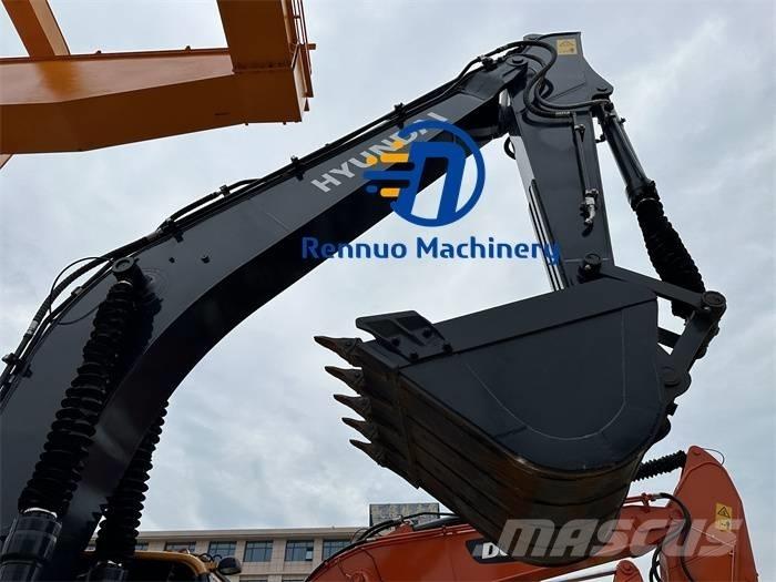 Hyundai R220LC-9S Roomikekskavaatorid