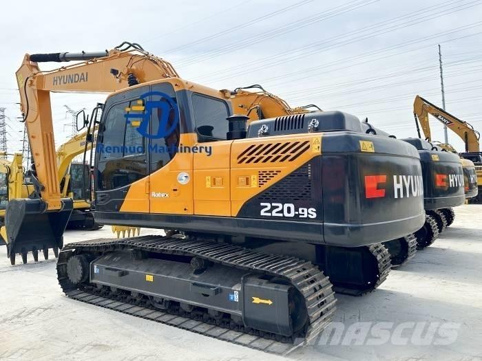 Hyundai R220LC-9S Roomikekskavaatorid