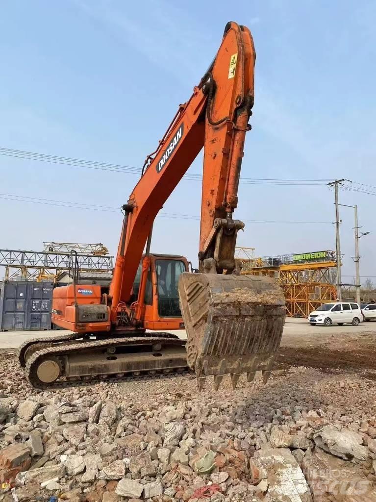 Doosan DX 225 LC Roomikekskavaatorid