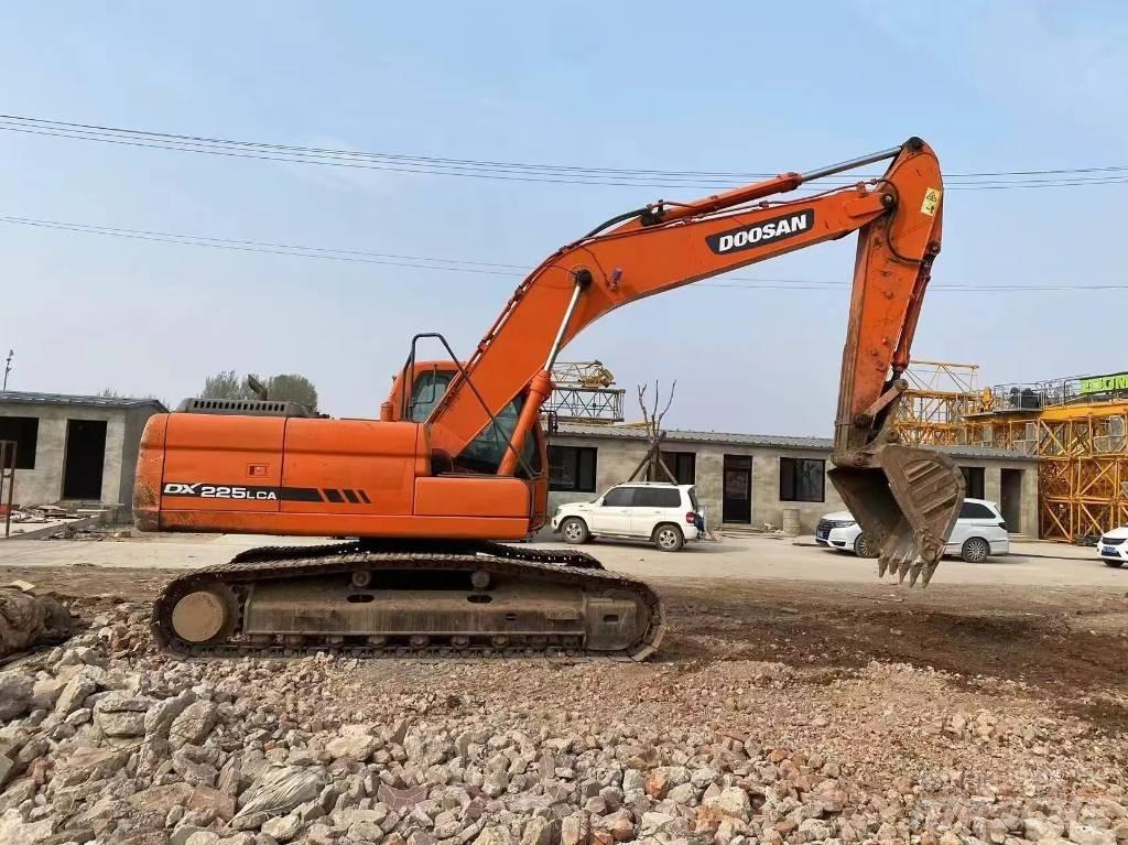 Doosan DX 225 LC Roomikekskavaatorid
