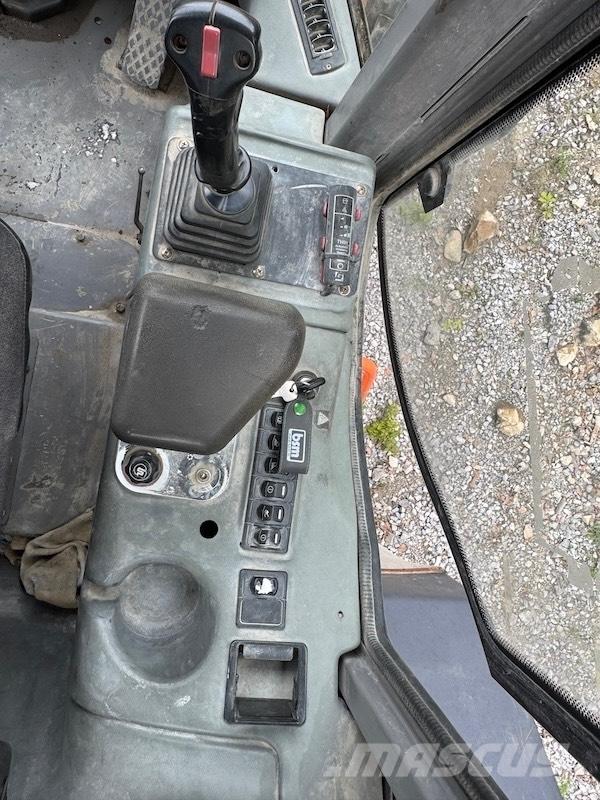 Hitachi LX 290 E Rataslaadurid