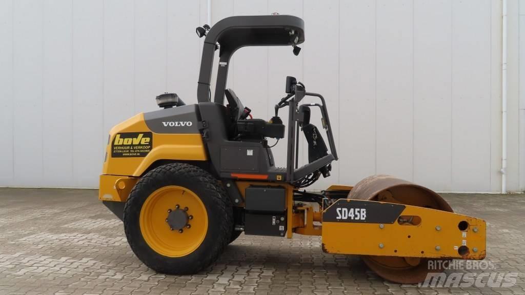 Volvo SD 45 B Ühe trumliga rullid