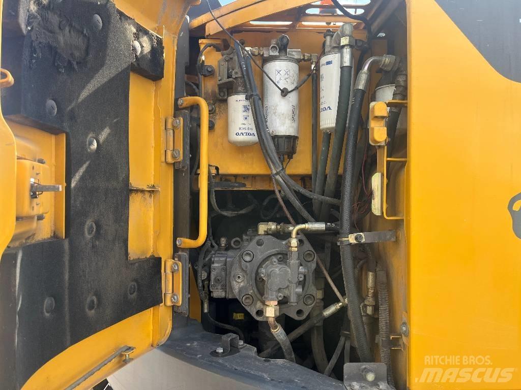Volvo ECR 235 DL Roomikekskavaatorid