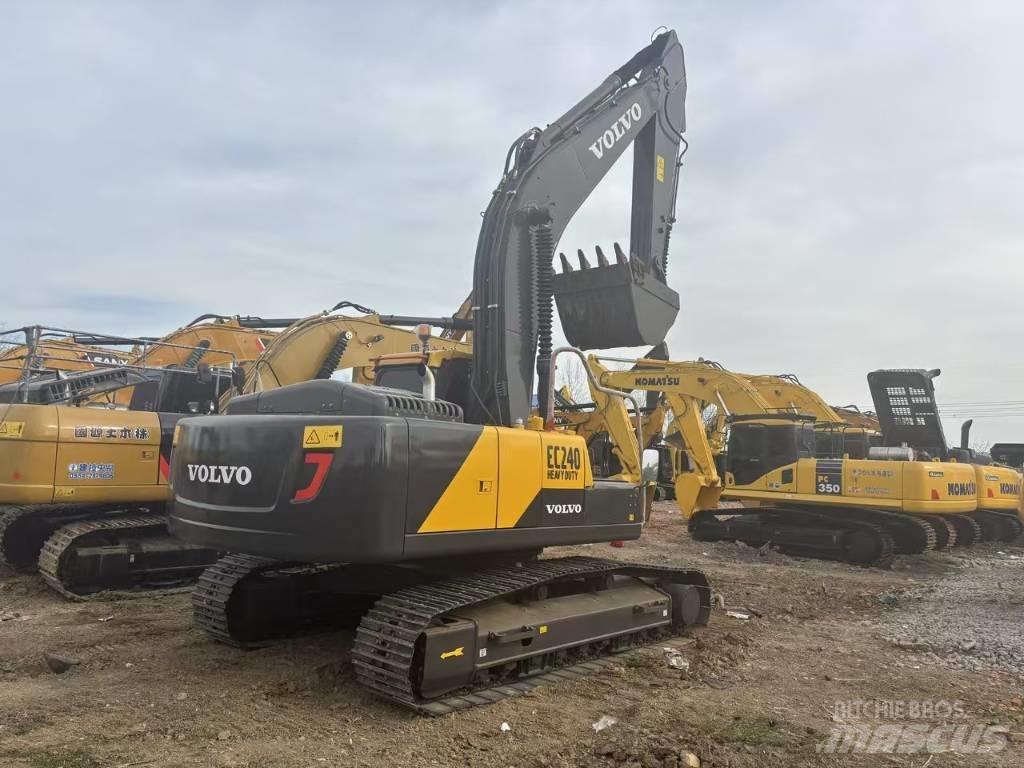 Volvo EC 240 Roomikekskavaatorid