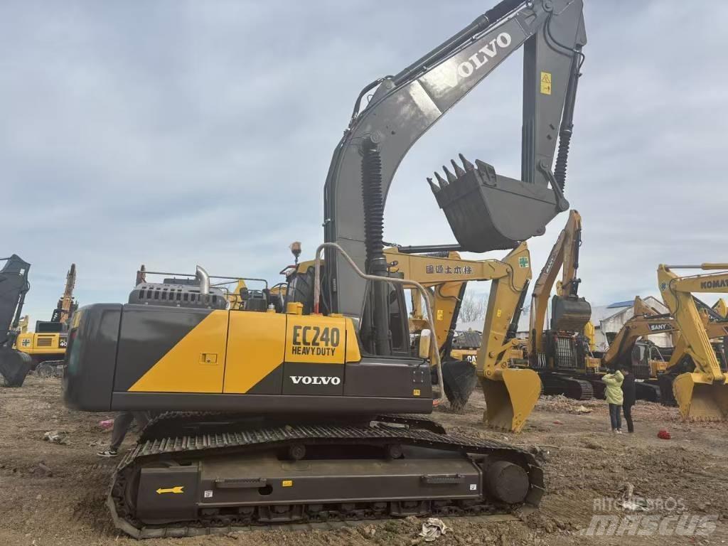 Volvo EC 240 Roomikekskavaatorid