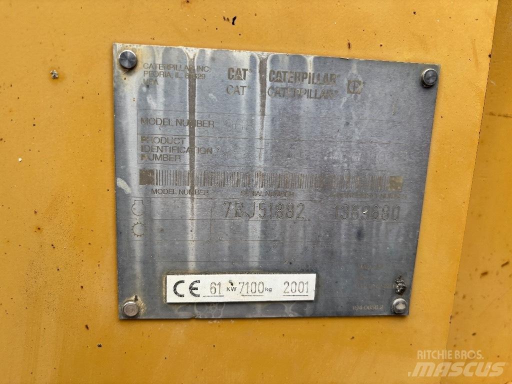 CAT 908 Rataslaadurid
