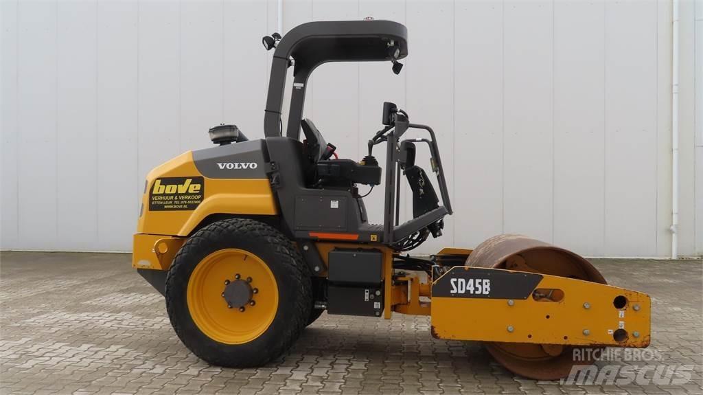 Volvo SD 45 B Ühe trumliga rullid