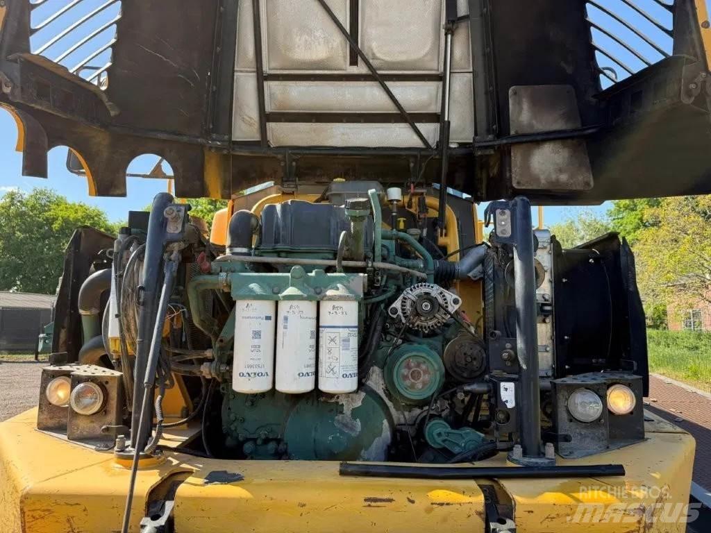 Volvo A40D Liigendraamiga pinnaseveokid